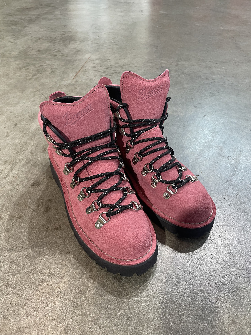 Pink Womens Vibram Danner Suede Hiking Boots Size 9 brand new